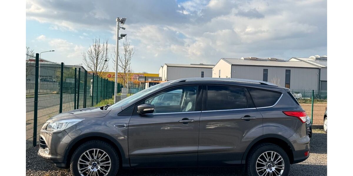 Ford Kuga 122.000 km 8.900 &euro; Düren 52351