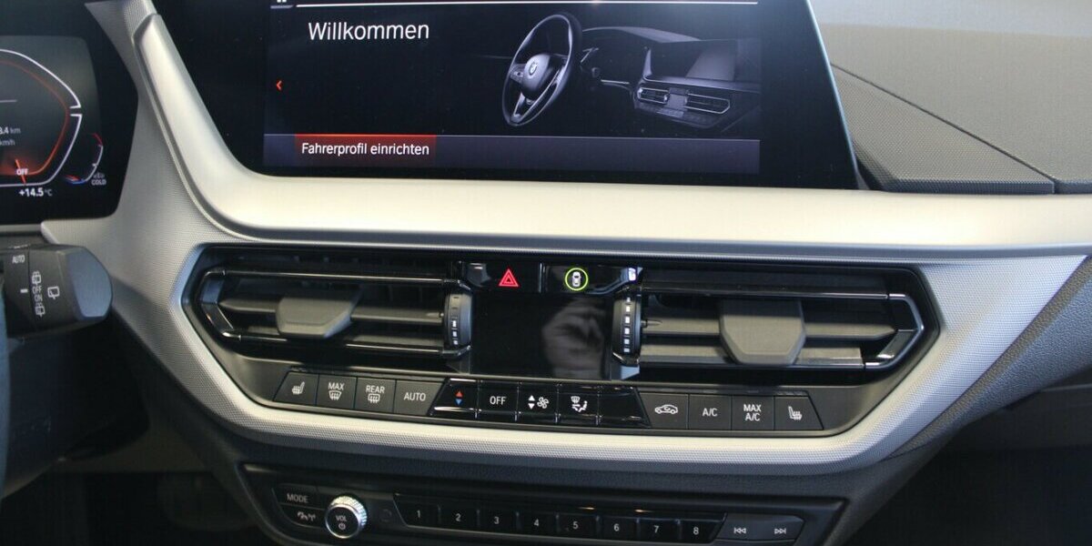 BMW 118 118i Aut. 19.998 km 21.980 &euro; Euskirchen 53881