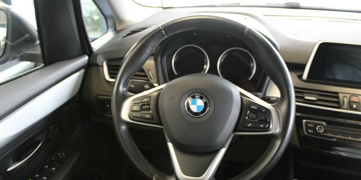 BMW 220 220i Active Tourer Aut. Luxury Line 91.270 km 15.980 &euro; Euskirchen 53881