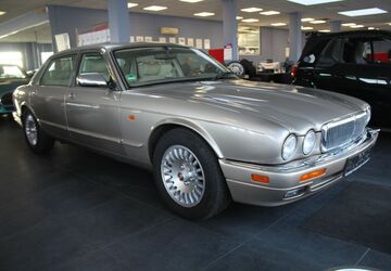 Jaguar XJ 119.865 km 19.980 &euro; Euskirchen 53881