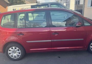 VW Touran 157.500 km 8.900 &euro; Weilerswist 53919