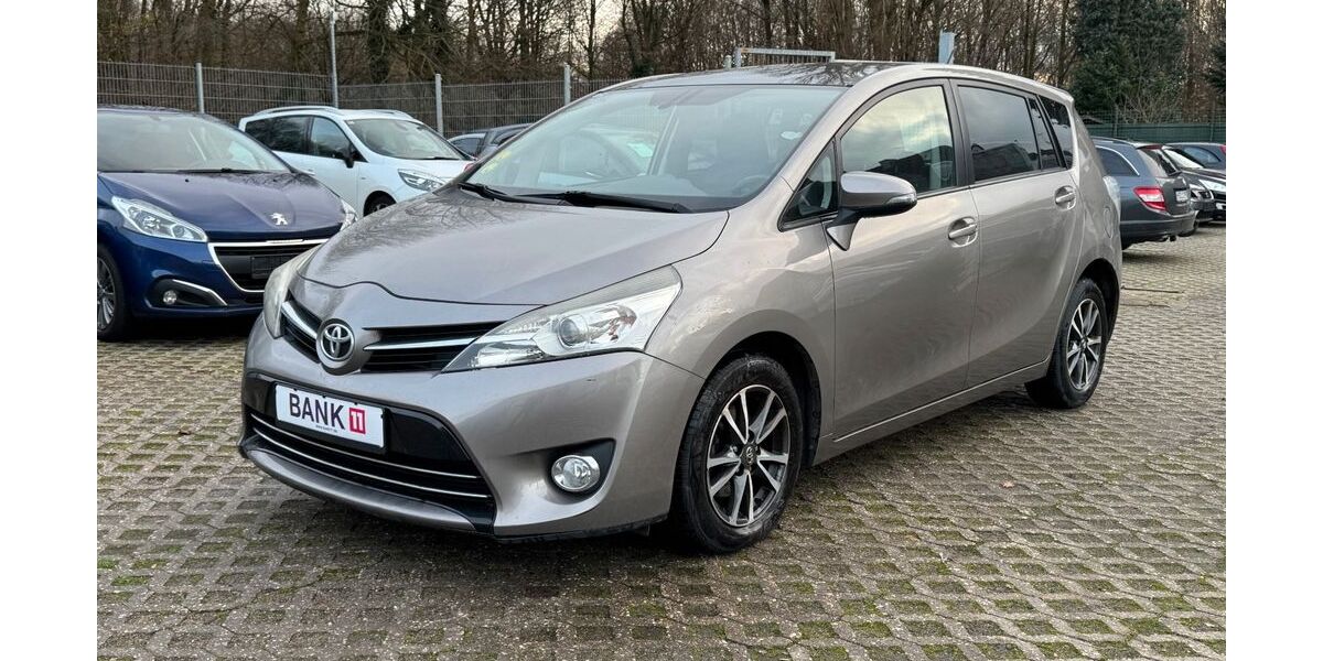 Toyota Verso 145.829 km 6.300 &euro; Würselen 52146