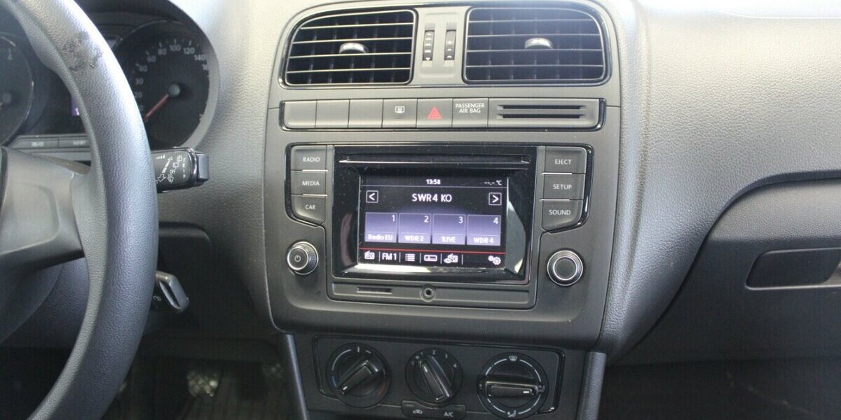 VW Polo 1.0 Klima - 1.Hand- 8fach bereift 73.518 km 7.980 &euro; Euskirchen 53881