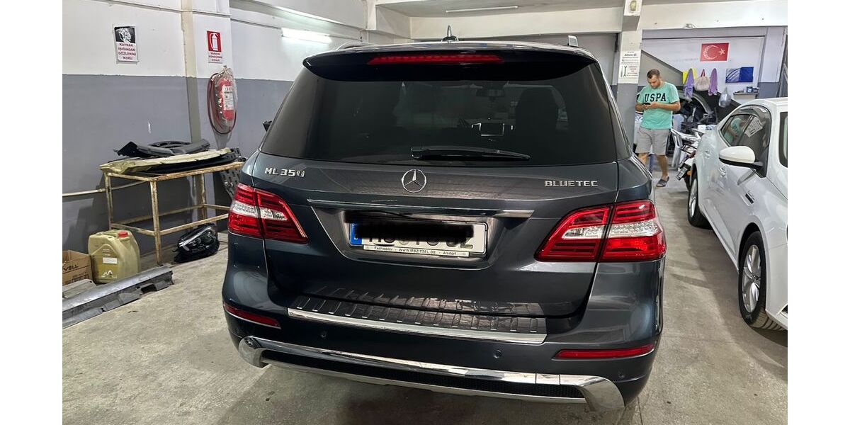 Mercedes-Benz ML 350 238.000 km 17.400 &euro; Übach Palenberg 52531