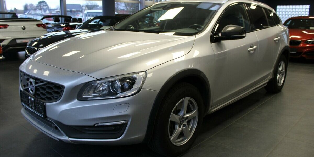 Volvo V60 Cross Country D4 Geartronic Pro - Schiebedach 104.995 km 19.980 &euro; Euskirchen 53881