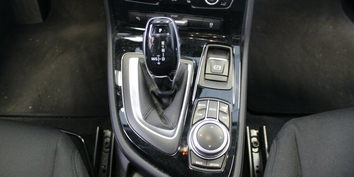 BMW 220 Gran Tourer Aut. Advantage 71.820 km 20.980 &euro; Euskirchen 53881