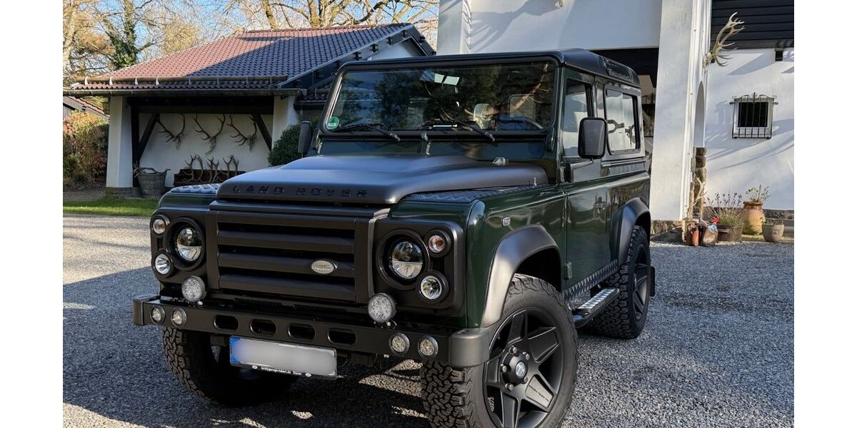 Land Rover Defender 56.000 km 61.900 &euro; Euskirchen 53879
