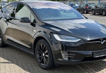 Tesla Model X 146.000 km 29.900 &euro; Düren 52353