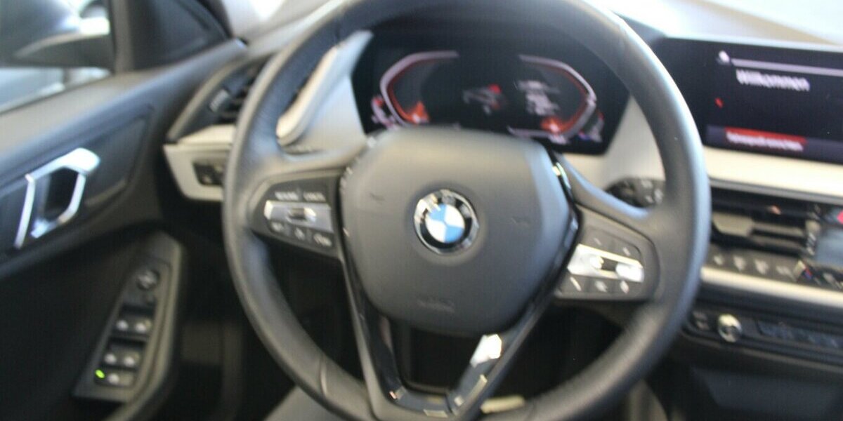 BMW 118i Aut. 19.998 km 21.980 &euro; Euskirchen 53881