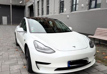 Tesla Model 3 90.000 km 22.000 &euro; Euskirchen 53879