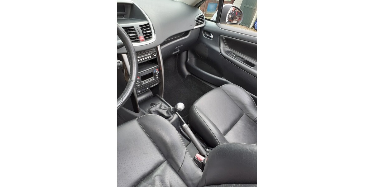 Peugeot 207 CC 80.000 km 6.500 &euro; Nideggen 52385