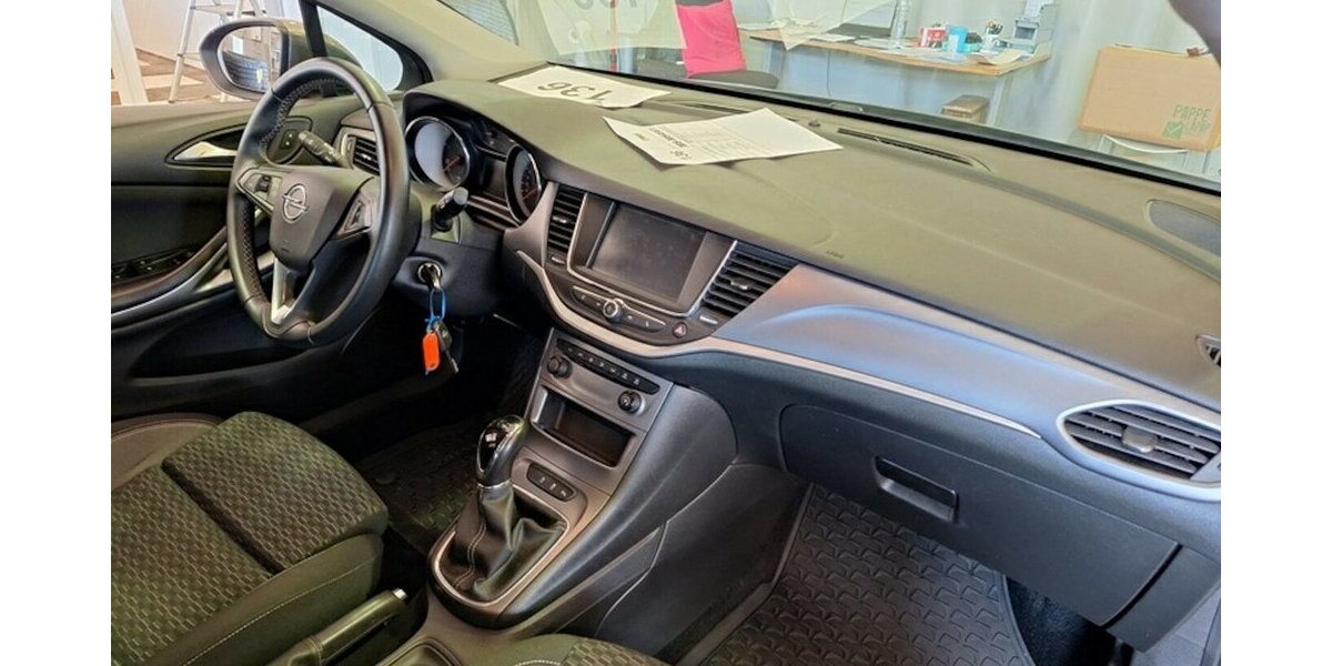 Opel Astra Klima Navi Temp CarPlay 1.Hd 28.000 km !!! 28.000 km 13.000 &euro; Erftstadt 50374