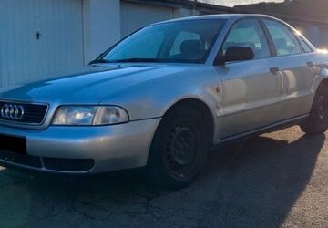 Audi A4 215.000 km 800 &euro; Düren 52349