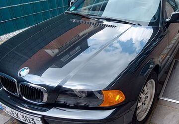 BMW 318 101.661 km 18.000 &euro; Aachen 52080