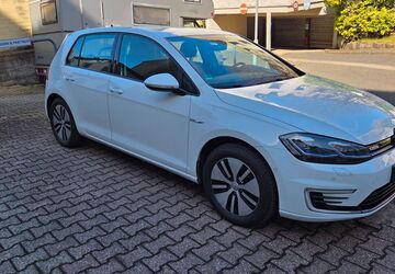 VW Golf 88.840 km 15.900 &euro; Aachen 52074