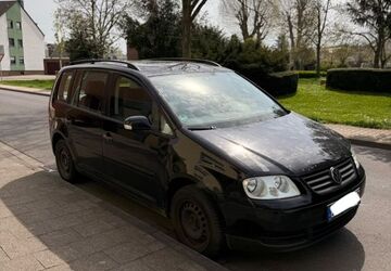 VW Touran 337.000 km 999 &euro; Düren 52353