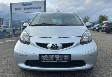 Toyota Aygo (X) 60.500 km 3.999 &euro; Alsdorf 52477