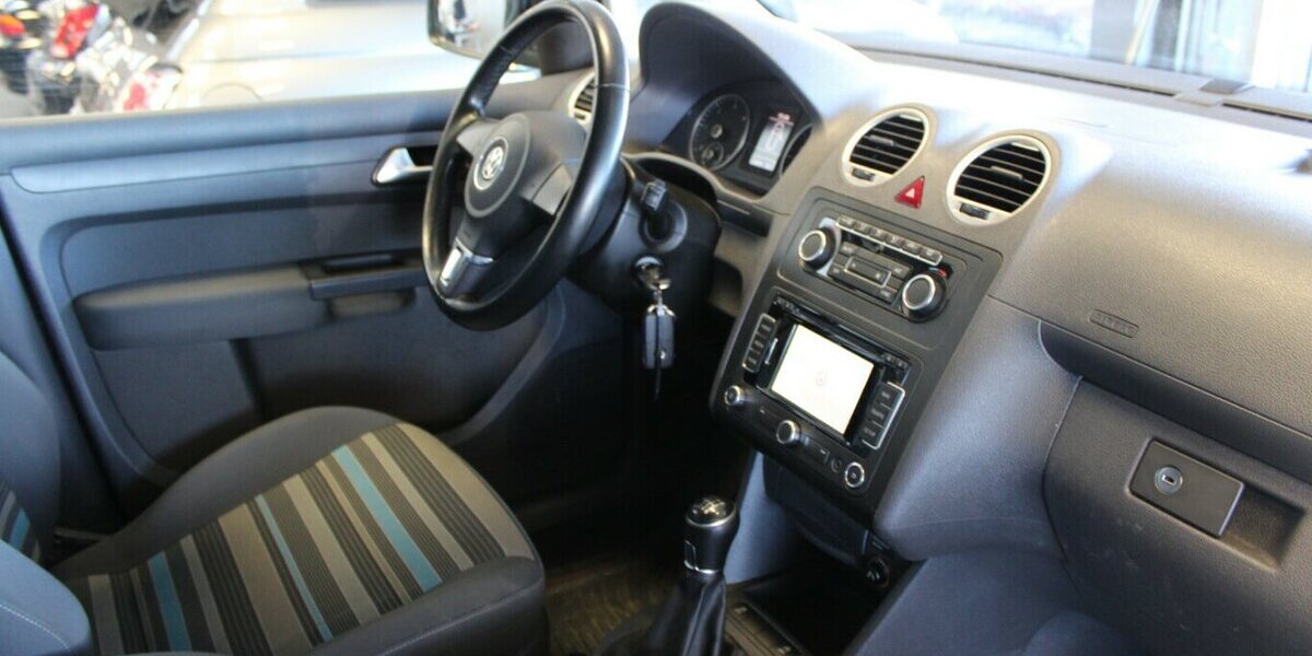 VW Caddy 2.0 TDI 140cv Tramper 122.019 km 15.980 &euro; Euskirchen 53881