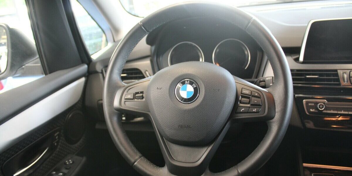 BMW 216 216i Active Tourer - Navi - SHZ - PDC - 1.HAND 61.830 km 15.480 &euro; Euskirchen 53881