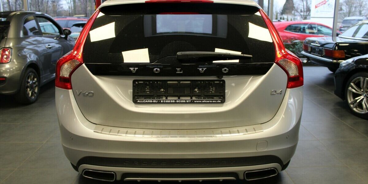 Volvo V60 Cross Country D4 Geartronic Pro - Schiebedach 104.995 km 19.980 &euro; Euskirchen 53881