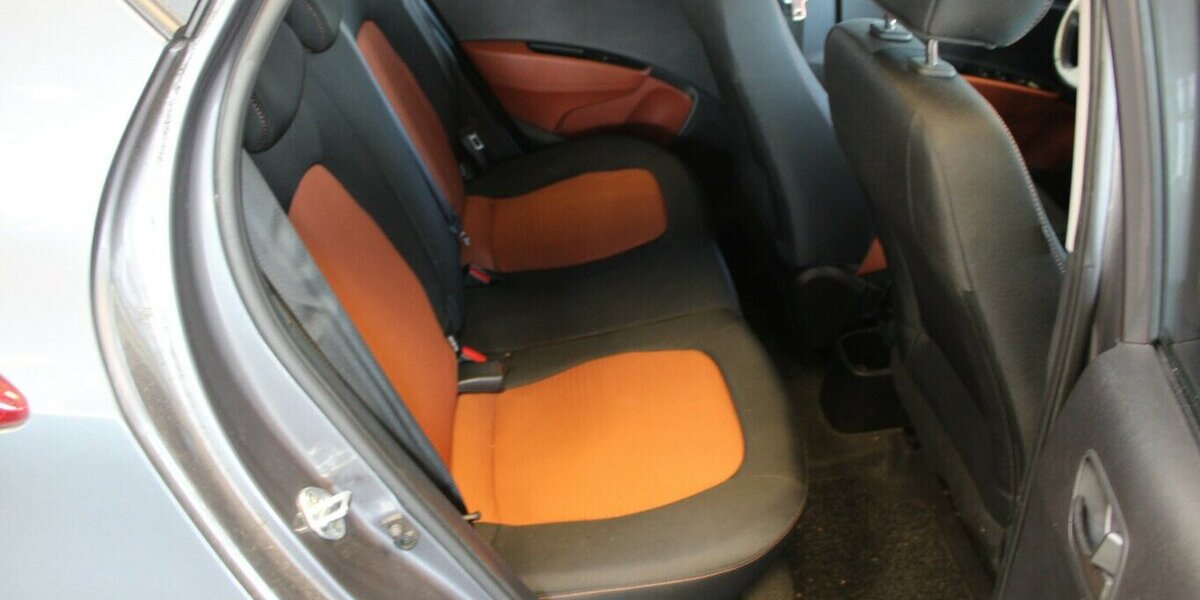 Hyundai i10 1.0 Aut. - 5-Türig - Klima - 59.945 km 9.980 &euro; Euskirchen 53881