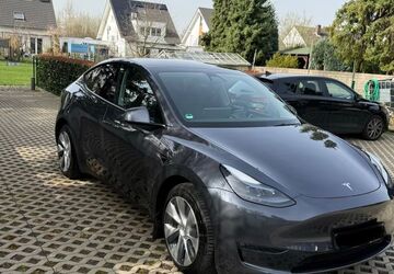 Tesla Model Y 43.000 km 34.200 &euro; Hürth 50354