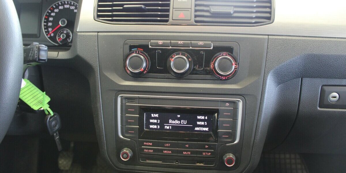 VW Caddy 1.2 TSI - 5-Sitzer - Klima - BT - 92.745 km 13.980 &euro; Euskirchen 53881