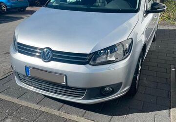 VW Touran 106.000 km 10.740 &euro; Aachen 52078