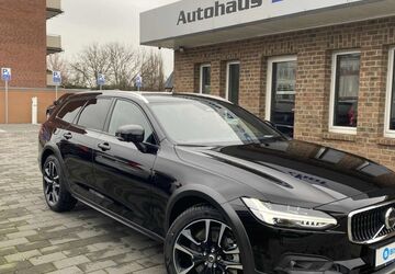 Volvo V90 Cross Country 34.000 km 48.990 &euro; Übach-Palenberg 52531