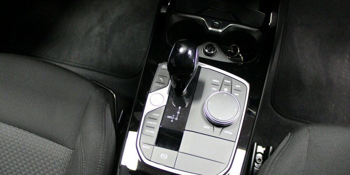 BMW 118 118d Aut. Advantage 7.250 km 27.980 &euro; Euskirchen 53881