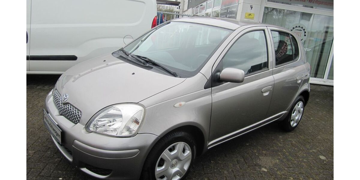 Toyota Yaris 121.111 km 3.399 &euro; Düren 52353