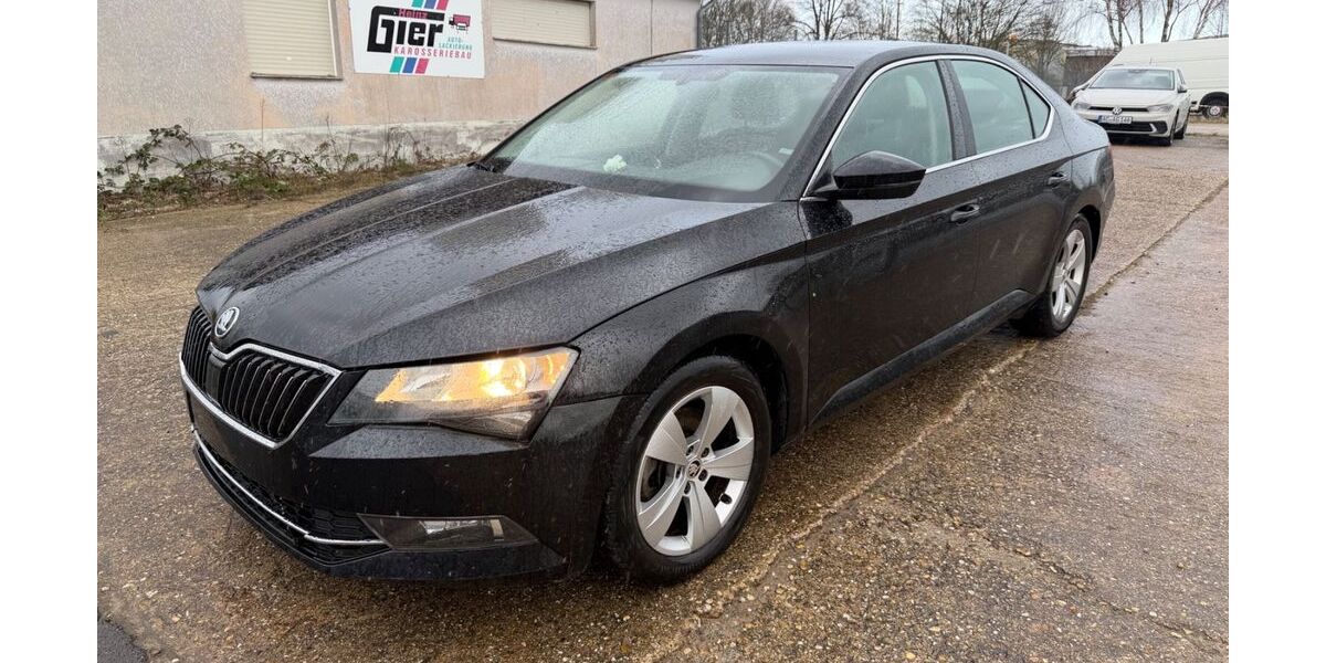 Skoda Superb 261.000 km 8.900 &euro; Aachen 52078
