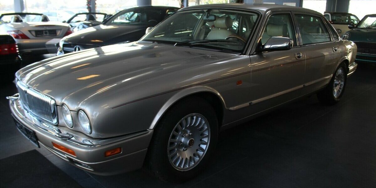 Jaguar Daimler Six 4.0 Lang - Automatik - Schiebedach - 119.865 km 19.980 &euro; Euskirchen 53881