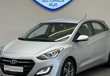 Hyundai i30 89.990 km 9.890 &euro; Düren 52353