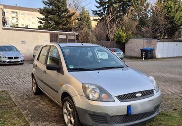 Ford Fiesta 233.000 km 850 &euro; Düren 52349