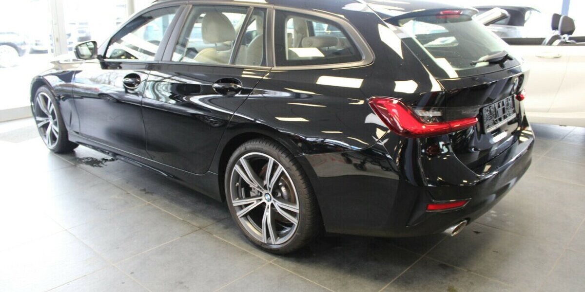 BMW 330 330i xDrive Touring Aut. Advantage 68.255 km 26.980 &euro; Euskirchen 53881